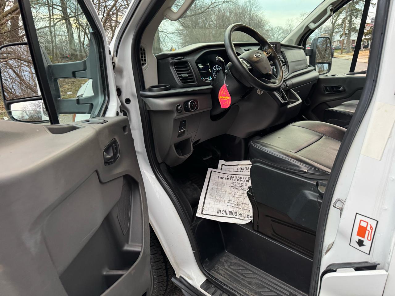 Ford Transit 250 Van Low Roof w/Sliding Pass. 130-in. WB 2021