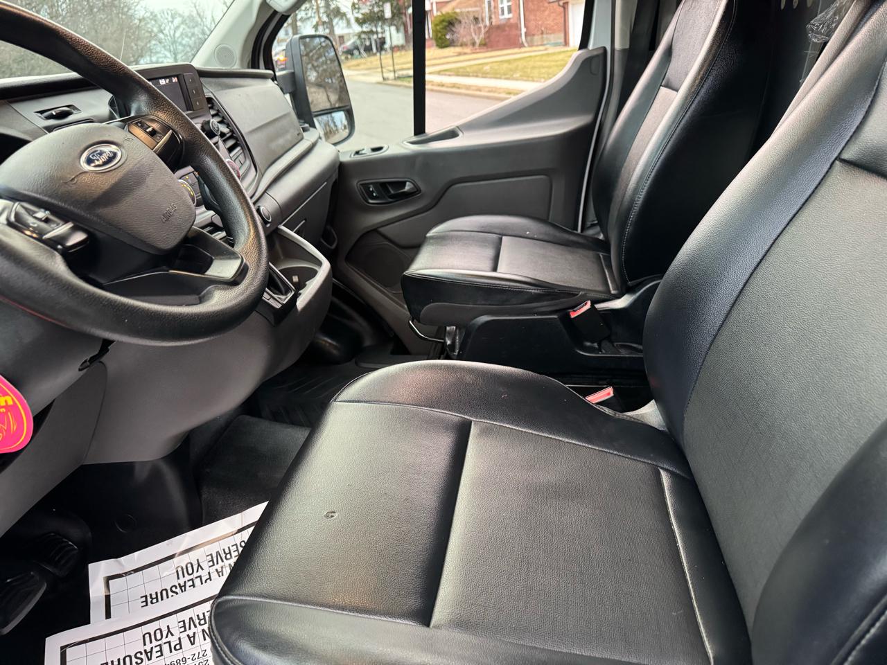 Ford Transit 250 Van Low Roof w/Sliding Pass. 130-in. WB 2021