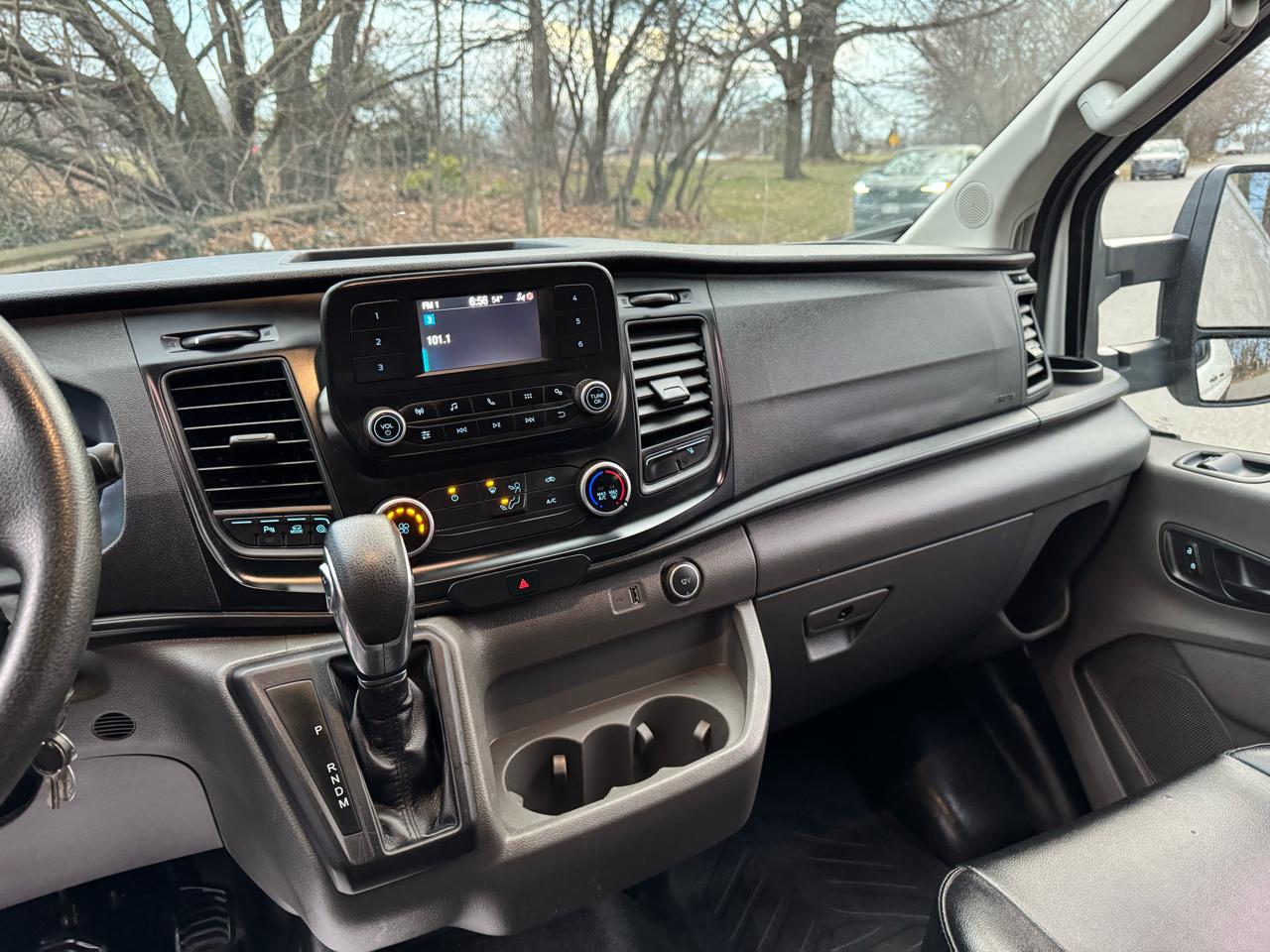 Ford Transit 250 Van Low Roof w/Sliding Pass. 130-in. WB 2021