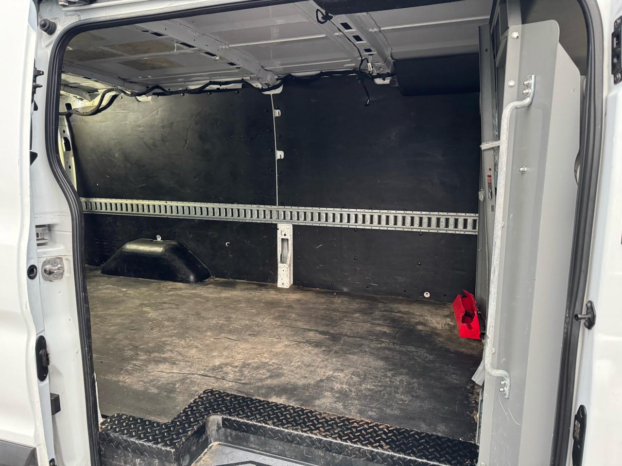 Ford Transit 250 Van Low Roof w/Sliding Pass. 130-in. WB 2021