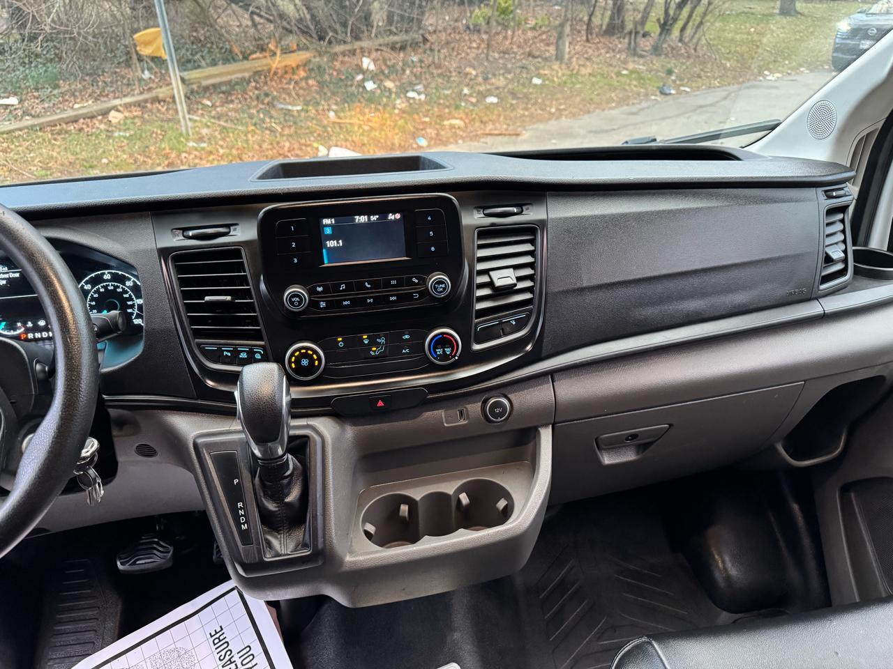 Ford Transit 250 Van Low Roof w/Sliding Pass. 130-in. WB 2021