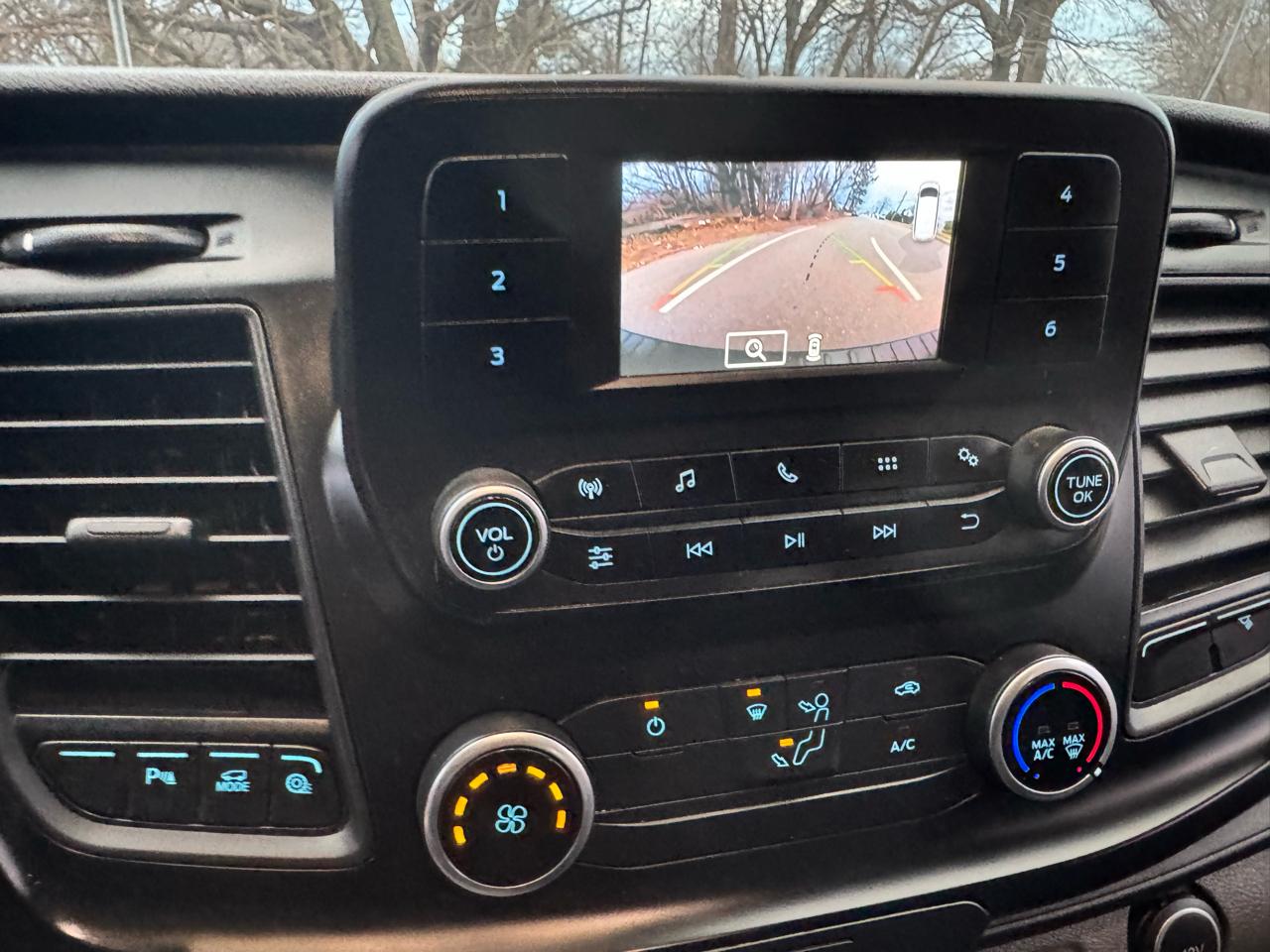 Ford Transit 250 Van Low Roof w/Sliding Pass. 130-in. WB 2021