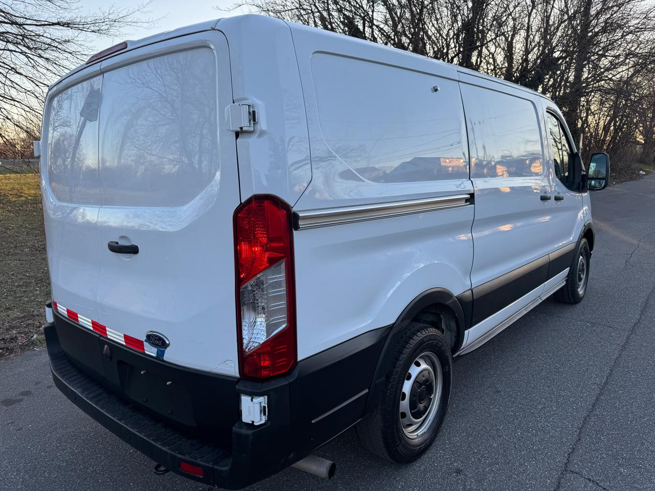 Ford Transit 150 Van Low Roof w/Sliding Pass. 130-in. WB 2023