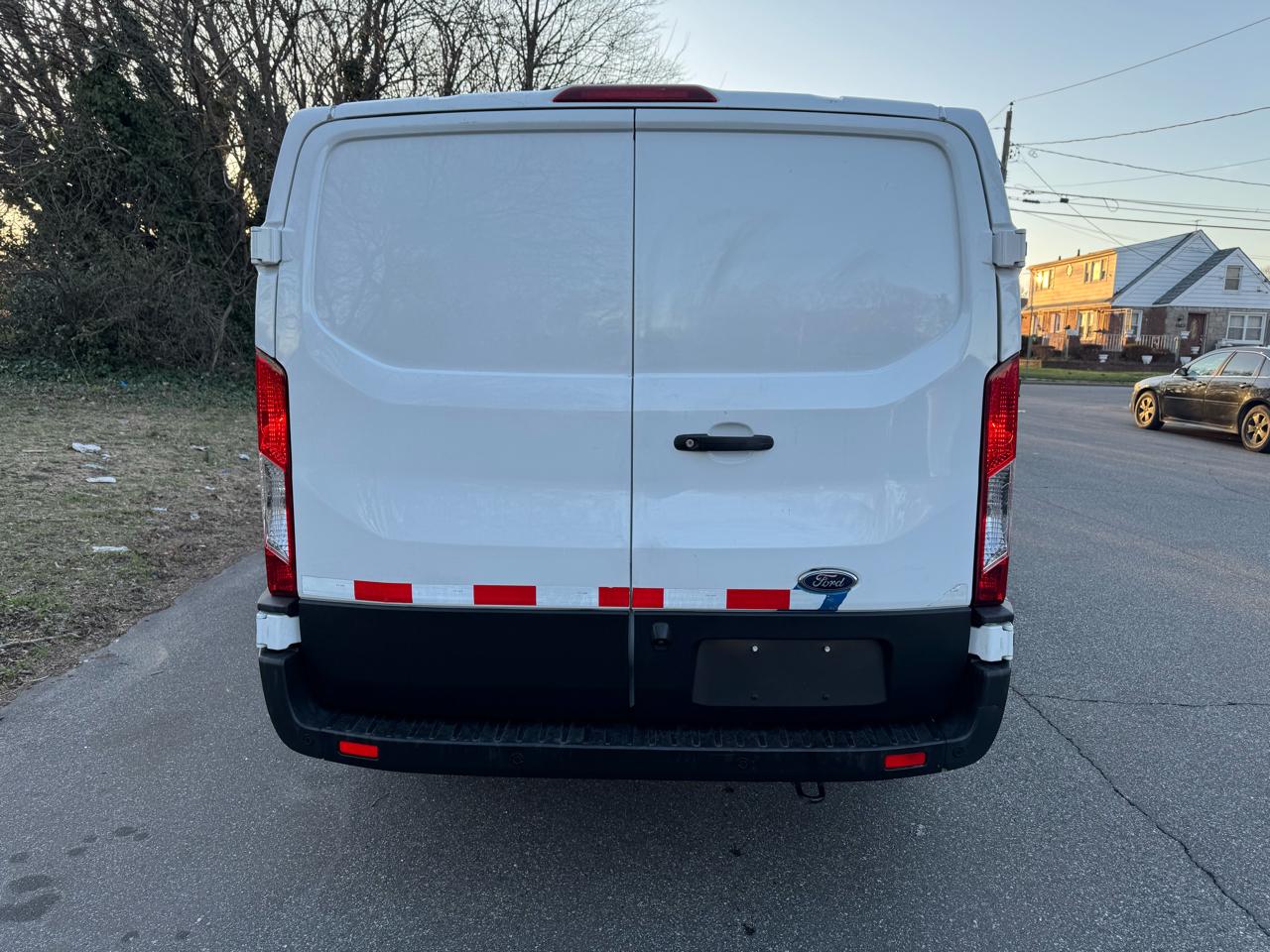 Ford Transit 150 Van Low Roof w/Sliding Pass. 130-in. WB 2023