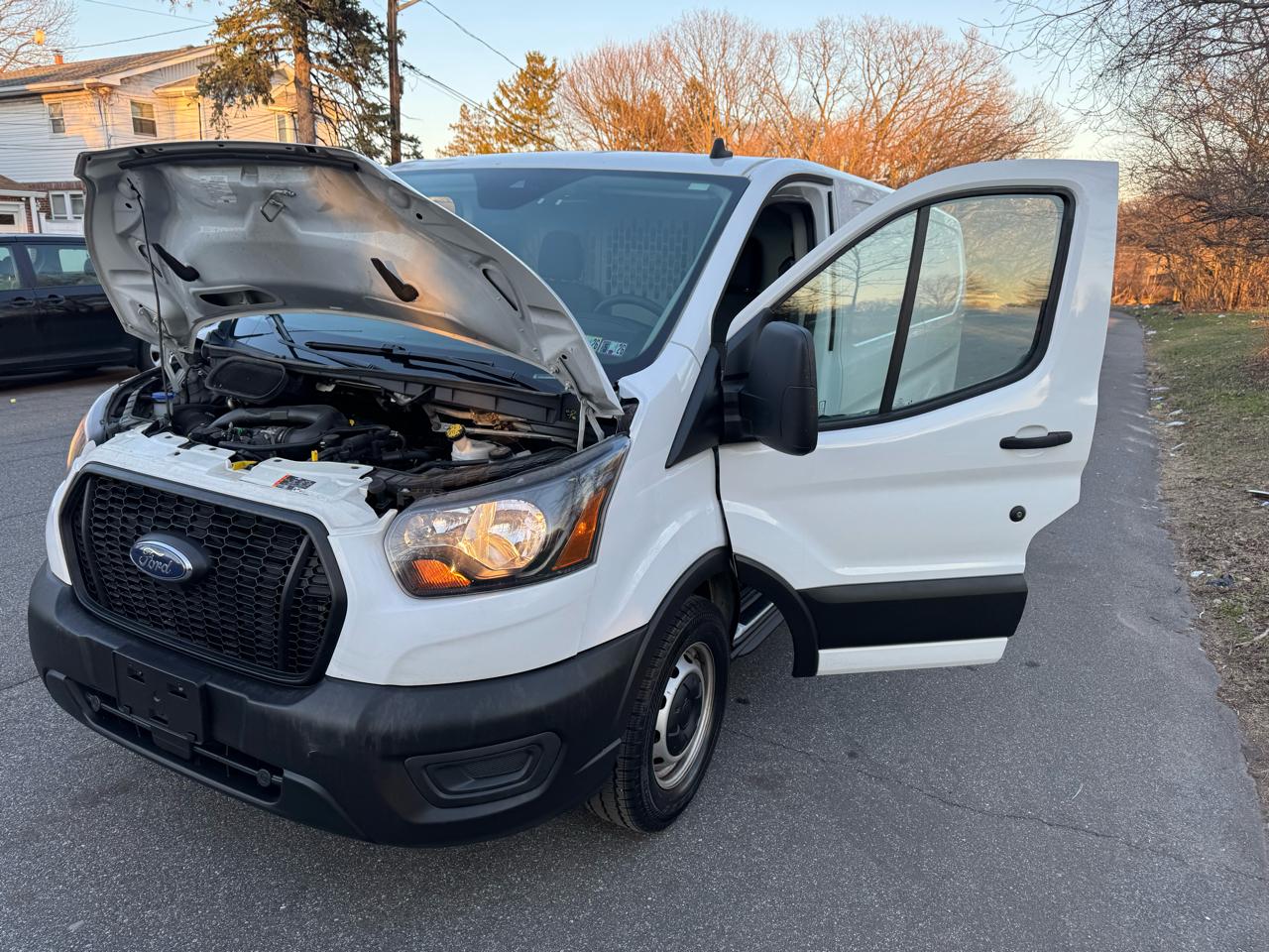 Ford Transit 150 Van Low Roof w/Sliding Pass. 130-in. WB 2023