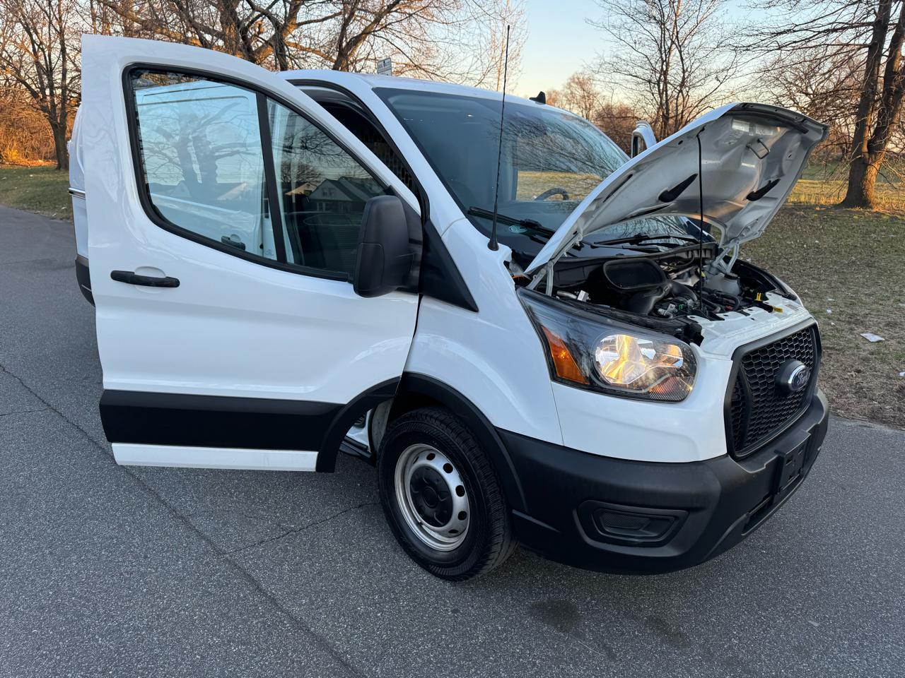Ford Transit 150 Van Low Roof w/Sliding Pass. 130-in. WB 2023