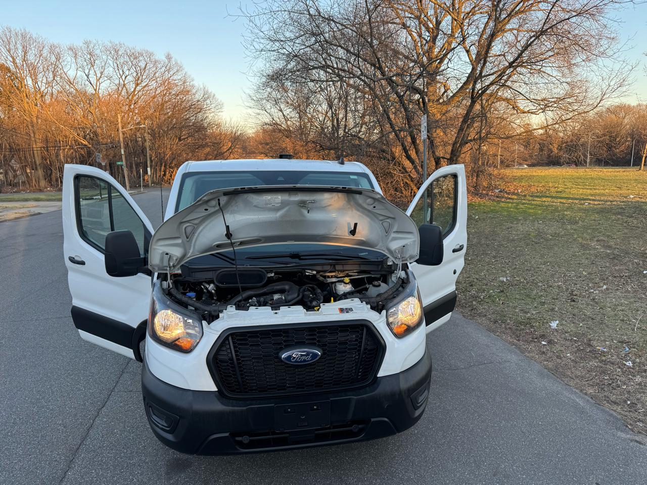 Ford Transit 150 Van Low Roof w/Sliding Pass. 130-in. WB 2023