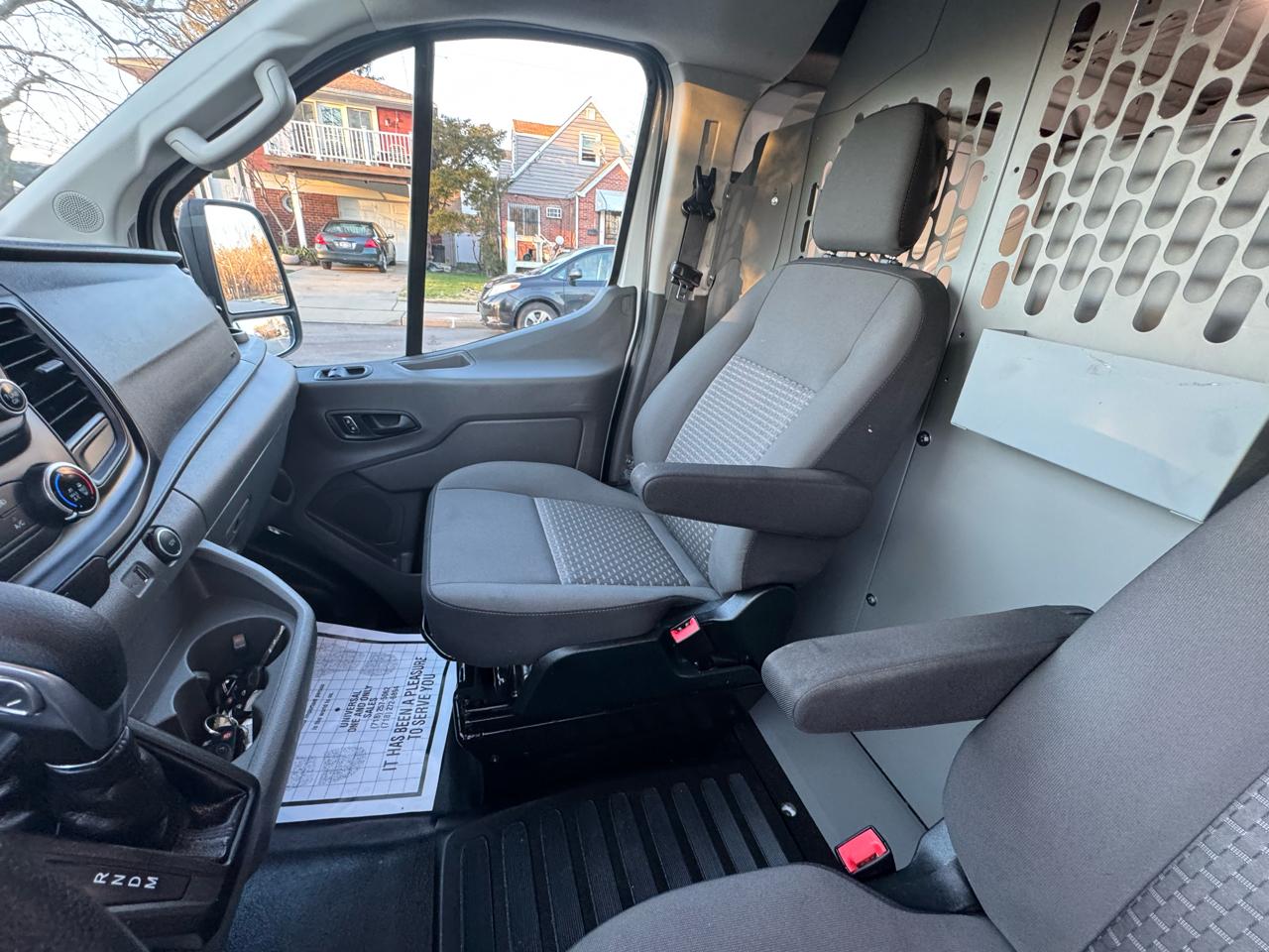 Ford Transit 150 Van Low Roof w/Sliding Pass. 130-in. WB 2023