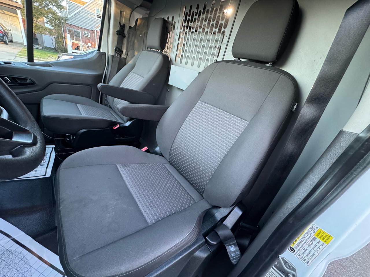 Ford Transit 150 Van Low Roof w/Sliding Pass. 130-in. WB 2023