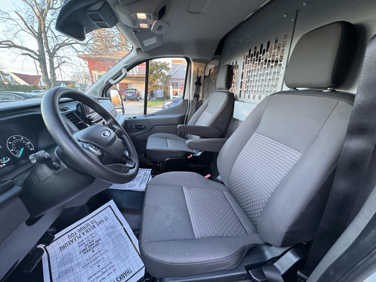 Ford Transit 150 Van Low Roof w/Sliding Pass. 130-in. WB 2023