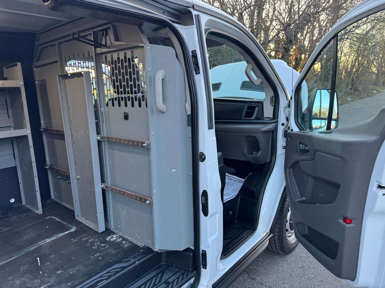 Ford Transit 150 Van Low Roof w/Sliding Pass. 130-in. WB 2023