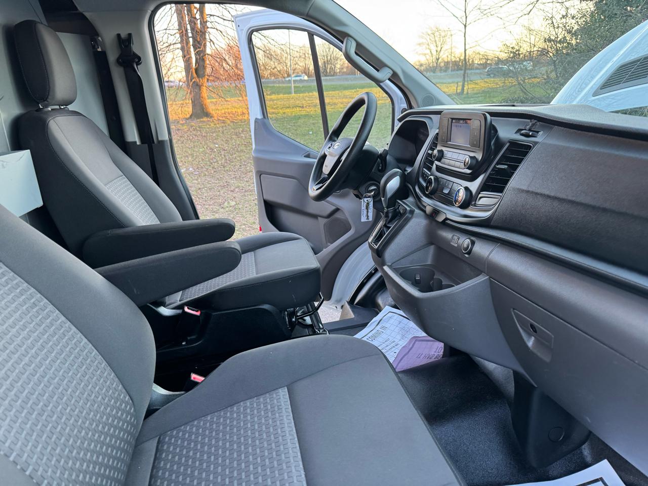 Ford Transit 150 Van Low Roof w/Sliding Pass. 130-in. WB 2023