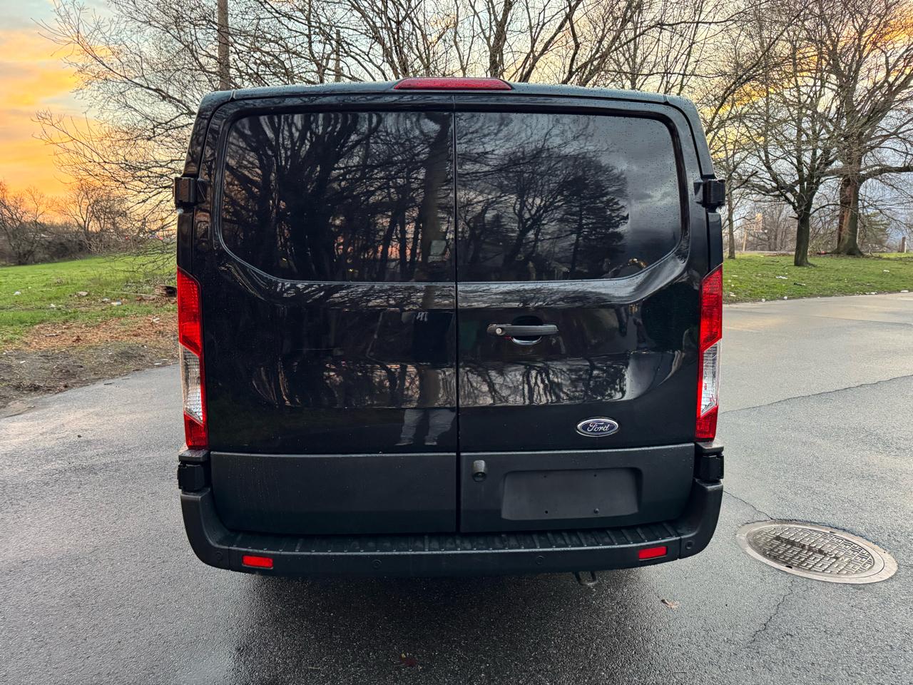 Ford Transit 150 Van Low Roof w/Sliding Pass. 148-in. WB 2023