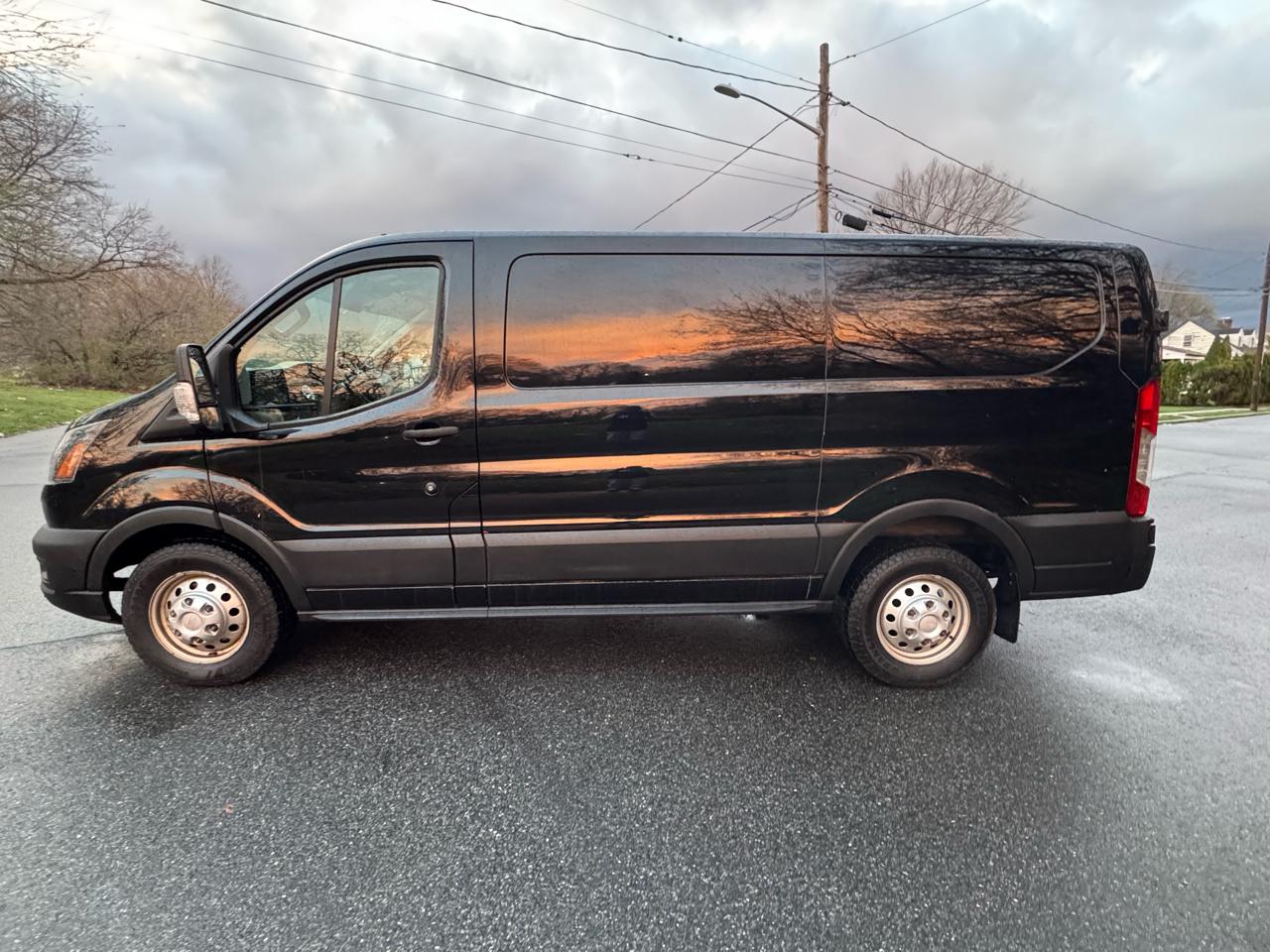 Ford Transit 150 Van Low Roof w/Sliding Pass. 148-in. WB 2023