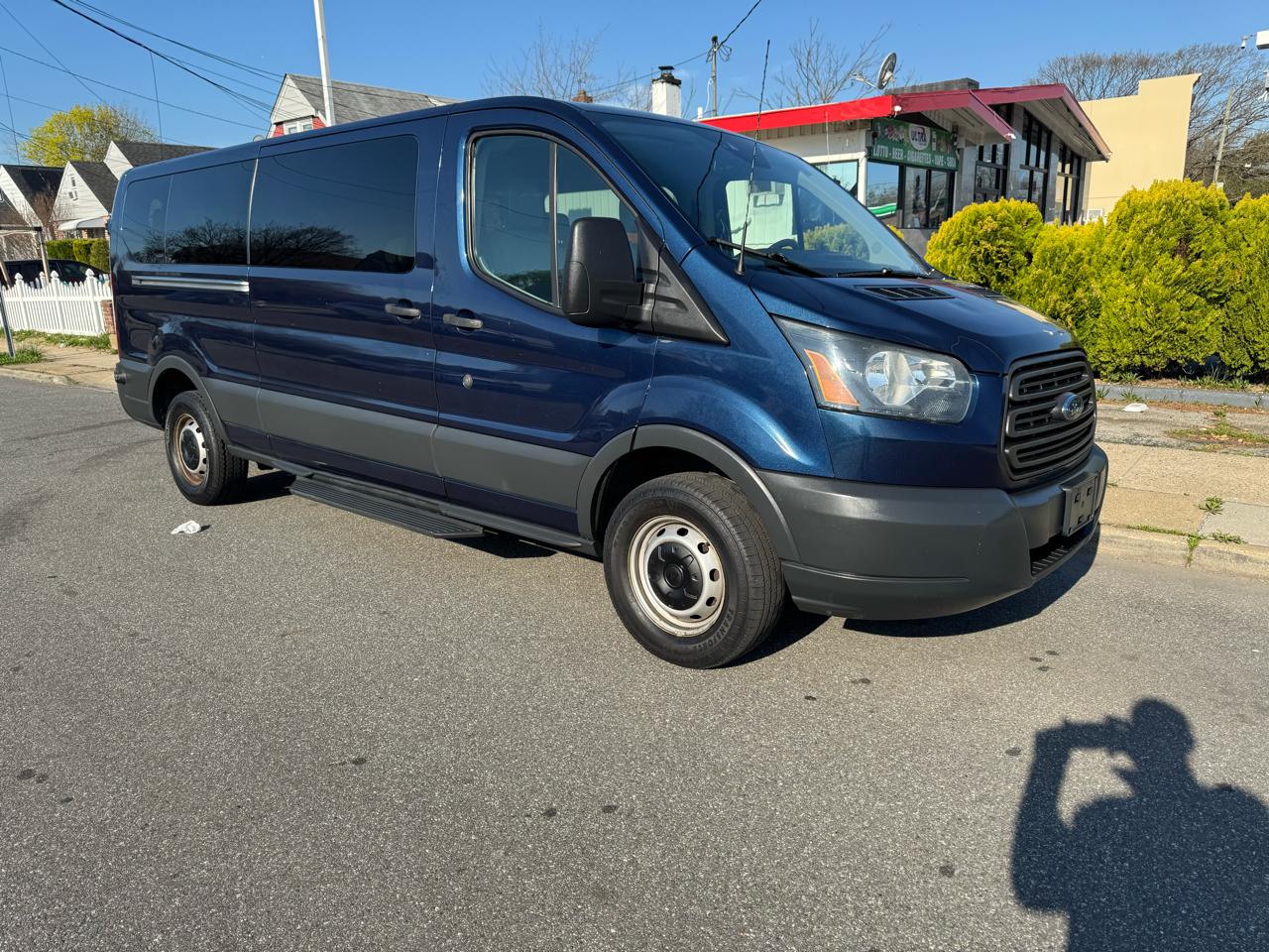 Ford Transit 350 Wagon Low Roof XL w/Sliding Pass. 148-in. WB 2016