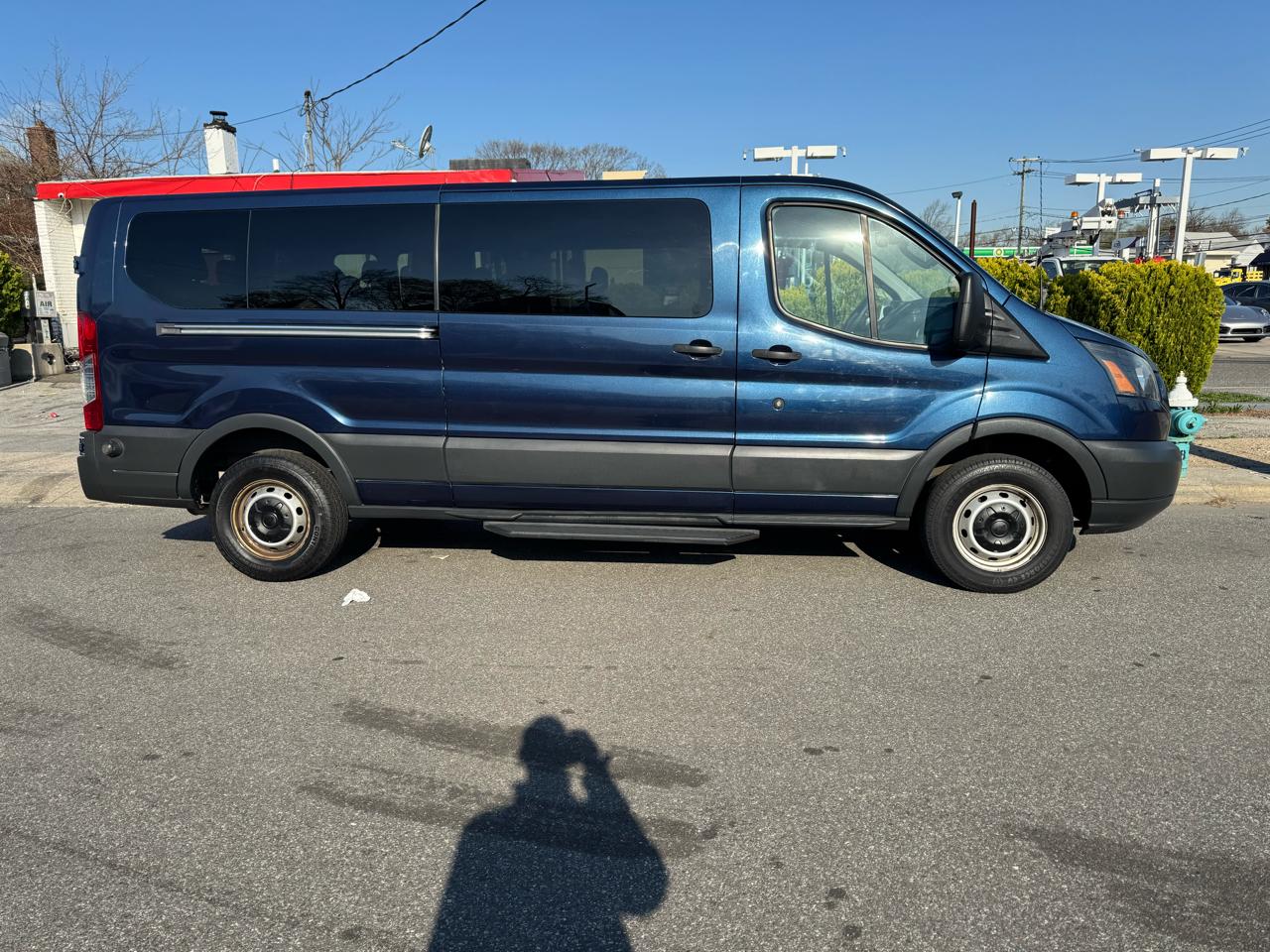 Ford Transit 350 Wagon Low Roof XL w/Sliding Pass. 148-in. WB 2016