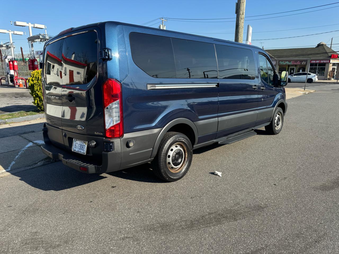 Ford Transit 350 Wagon Low Roof XL w/Sliding Pass. 148-in. WB 2016