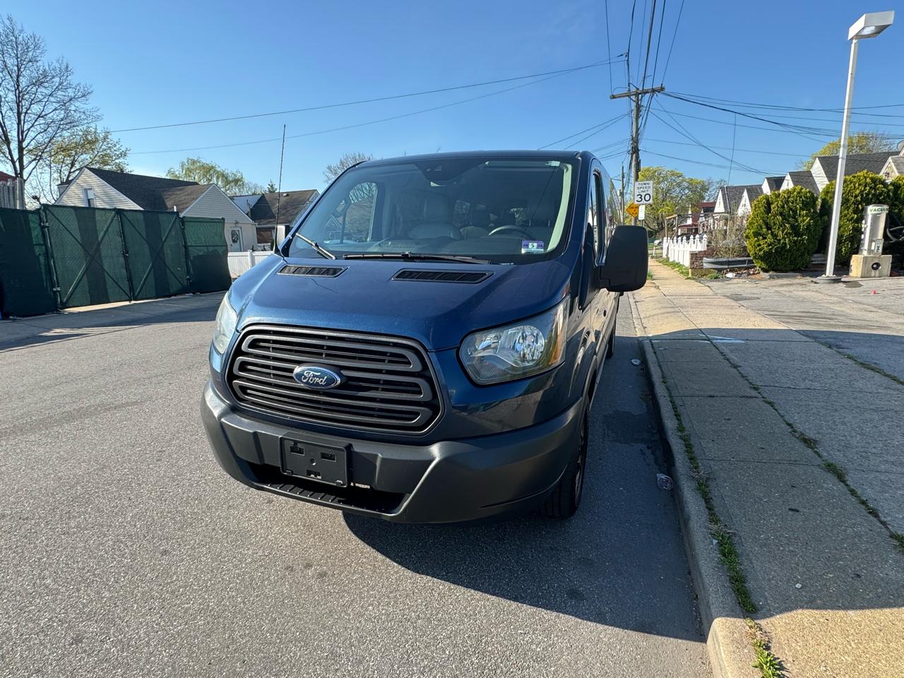 Ford Transit 350 Wagon Low Roof XL w/Sliding Pass. 148-in. WB 2016