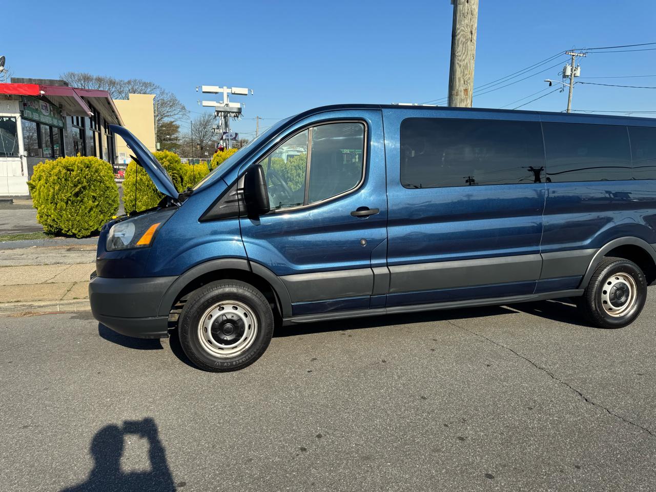 Ford Transit 350 Wagon Low Roof XL w/Sliding Pass. 148-in. WB 2016