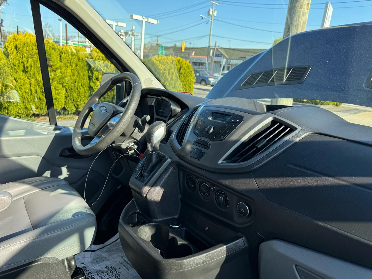 Ford Transit 350 Wagon Low Roof XL w/Sliding Pass. 148-in. WB 2016