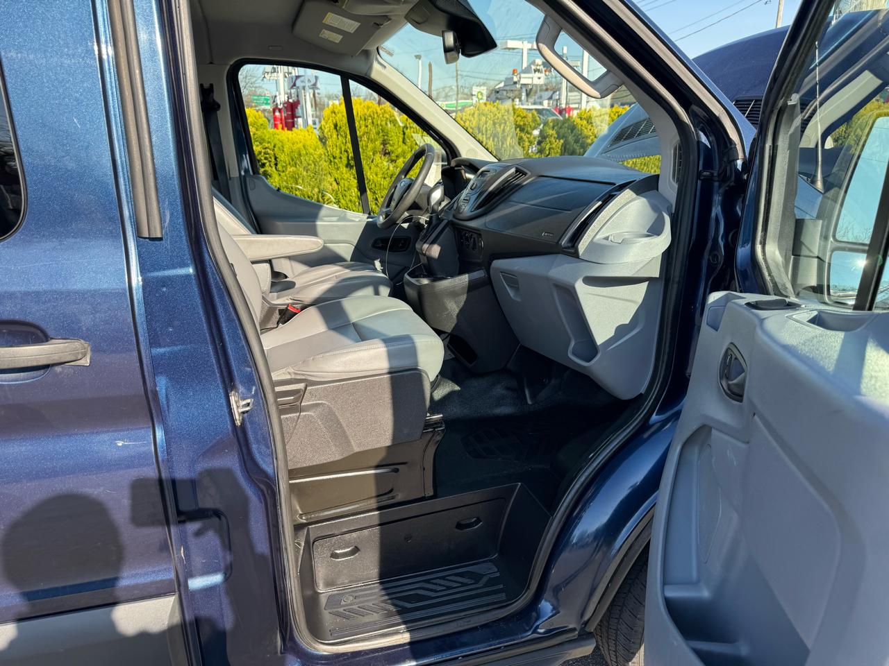 Ford Transit 350 Wagon Low Roof XL w/Sliding Pass. 148-in. WB 2016