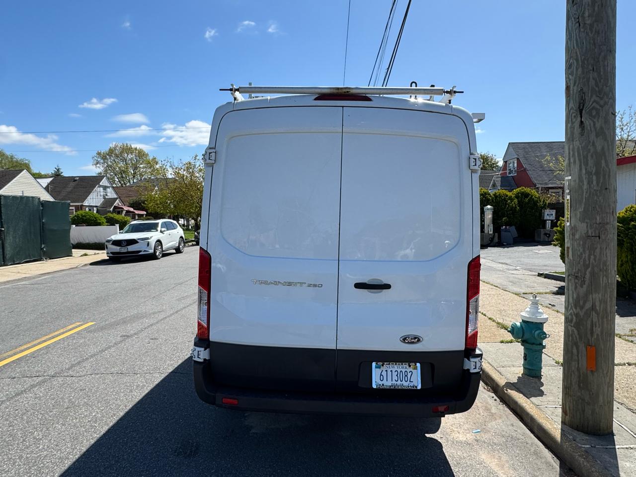 Ford Transit 250 Van Med. Roof w/Sliding Pass. 130-in. WB 2015