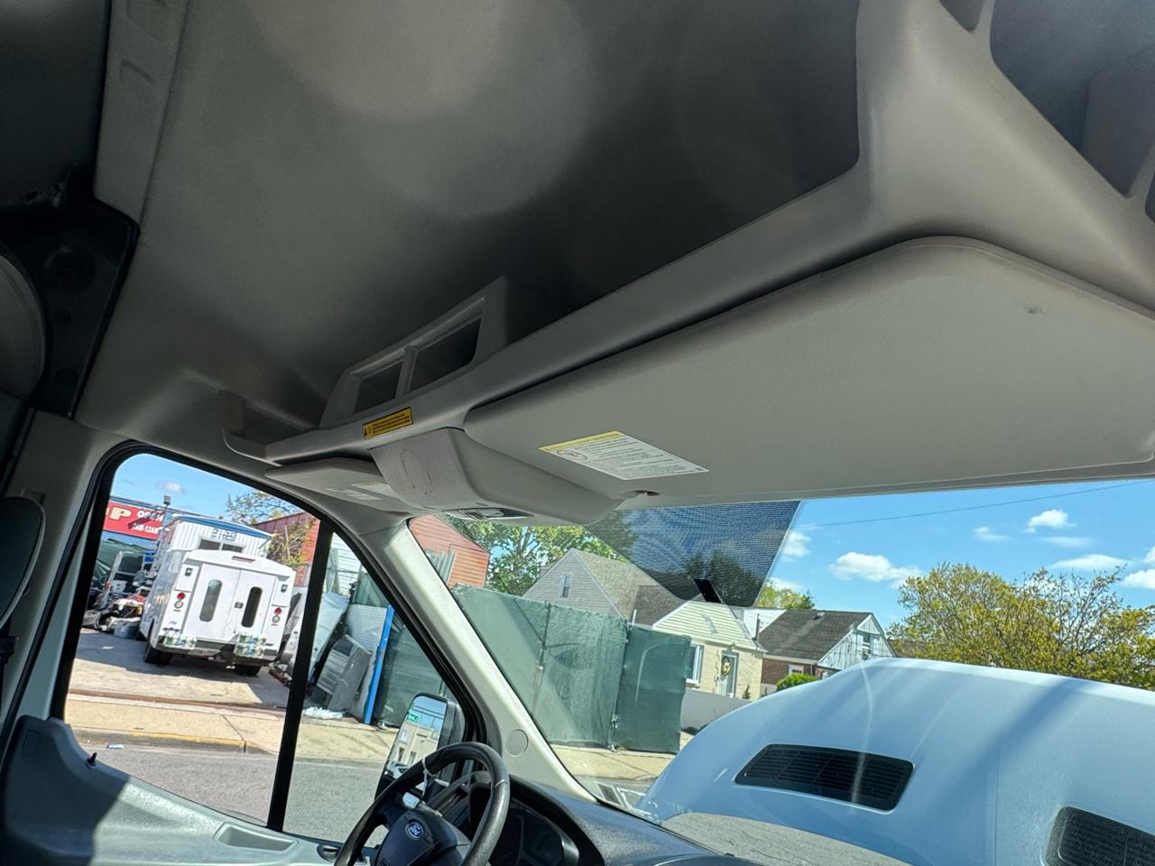 Ford Transit 250 Van Med. Roof w/Sliding Pass. 130-in. WB 2015