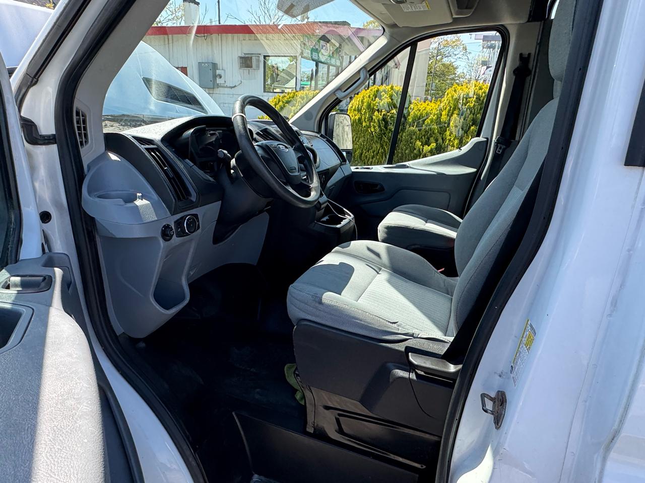 Ford Transit 250 Van Med. Roof w/Sliding Pass. 130-in. WB 2015