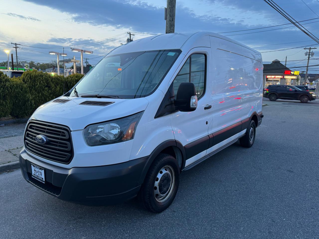 Ford Transit 150 Van Med. Roof w/Sliding Pass. 148-in. WB 2016