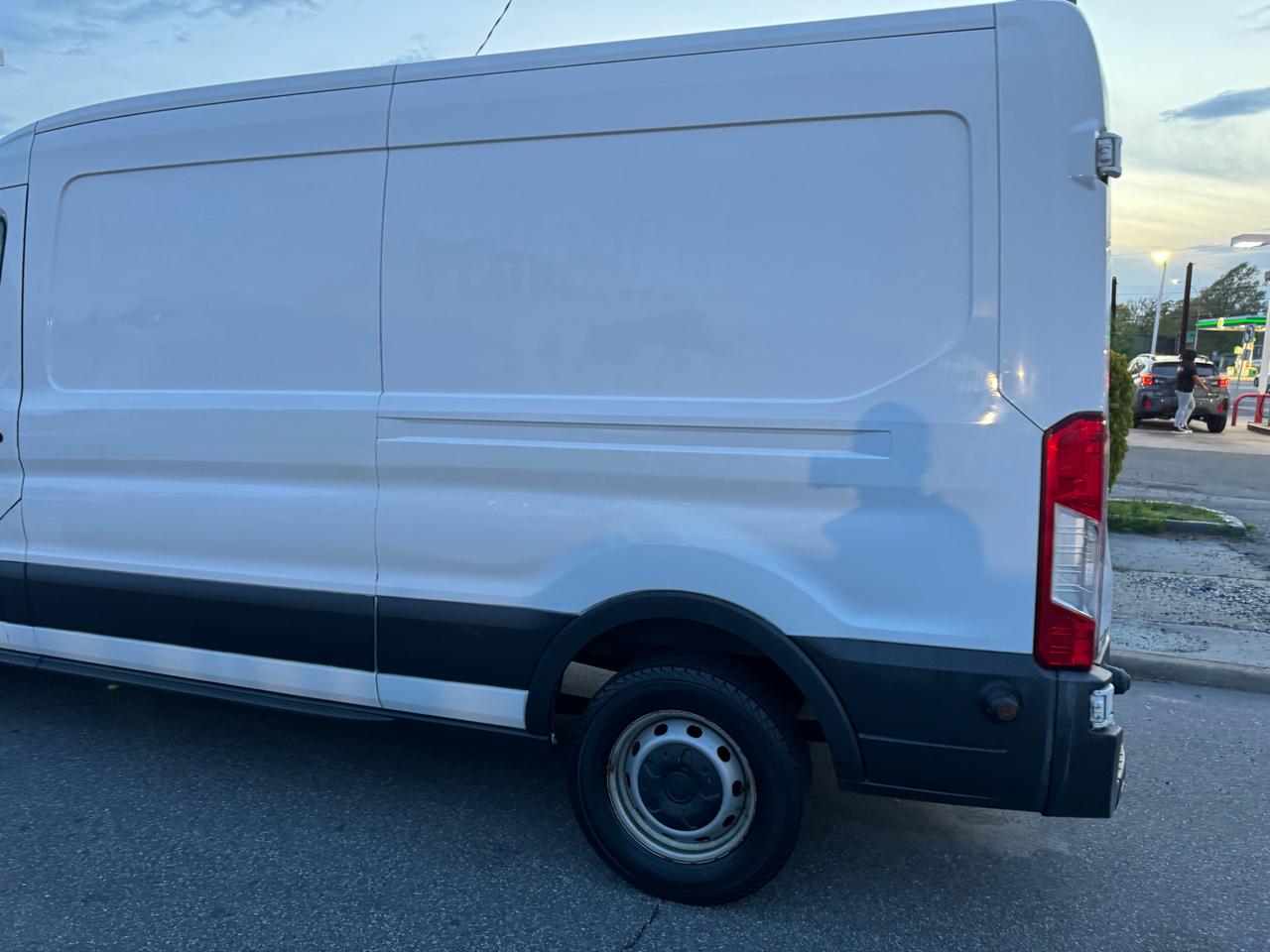 Ford Transit 150 Van Med. Roof w/Sliding Pass. 148-in. WB 2016