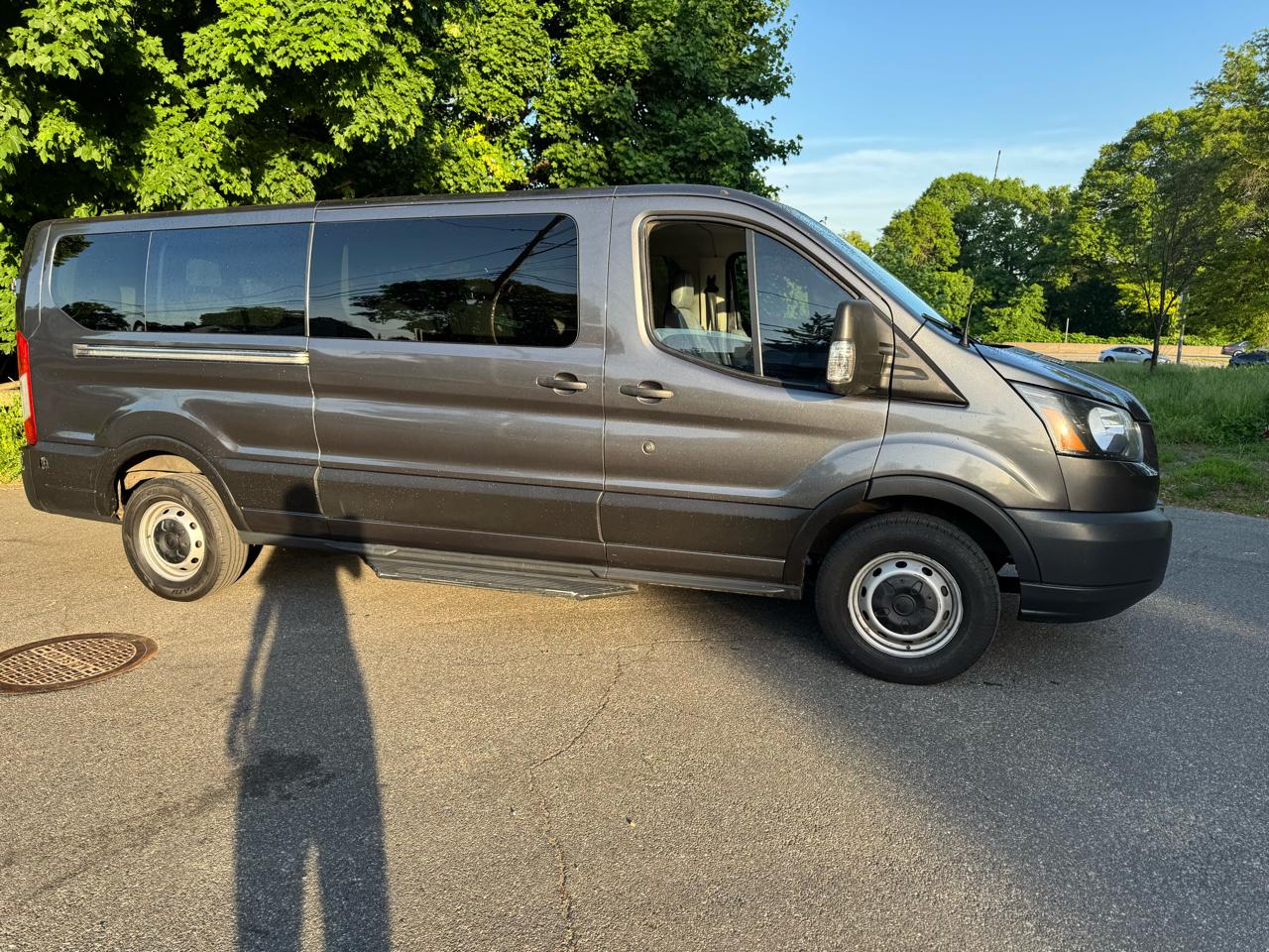 Ford Transit 350 Wagon Low Roof XL w/Sliding Pass. 148-in. WB 2017