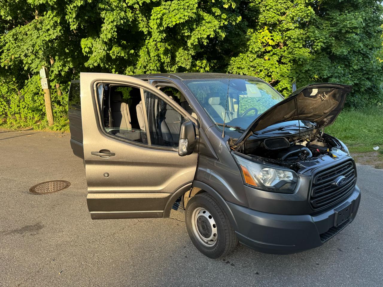 Ford Transit 350 Wagon Low Roof XL w/Sliding Pass. 148-in. WB 2017