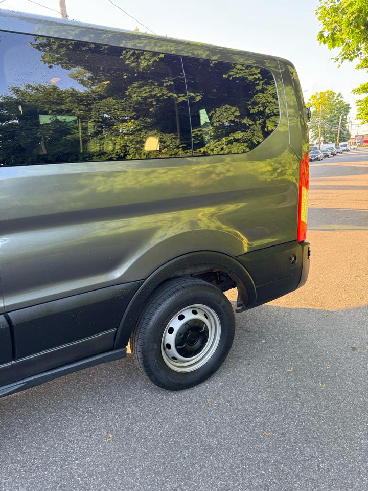 Ford Transit 350 Wagon Low Roof XL w/Sliding Pass. 148-in. WB 2017