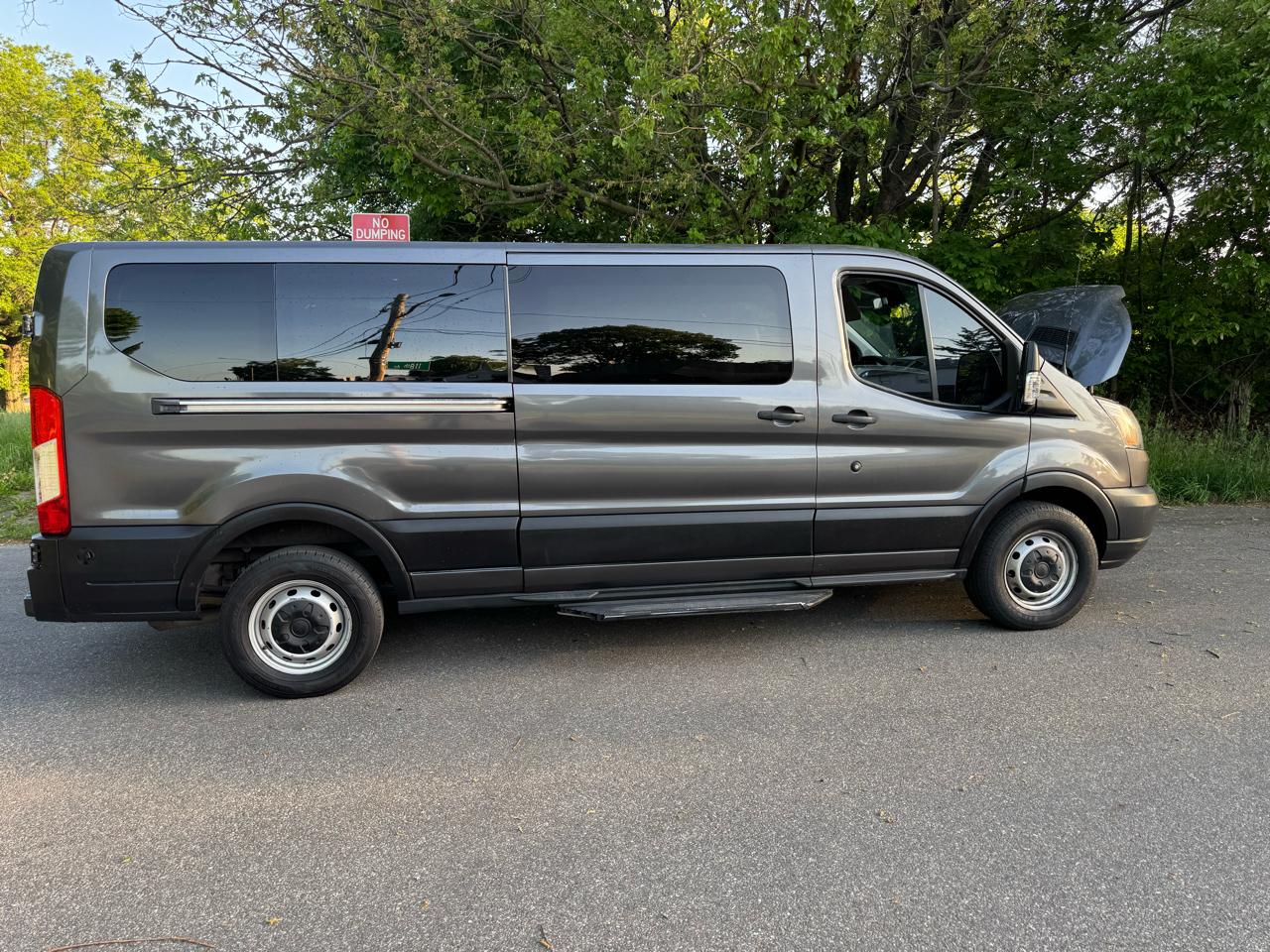 Ford Transit 350 Wagon Low Roof XL w/Sliding Pass. 148-in. WB 2017