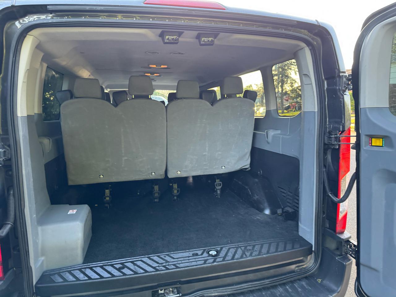 Ford Transit 350 Wagon Low Roof XL w/Sliding Pass. 148-in. WB 2017