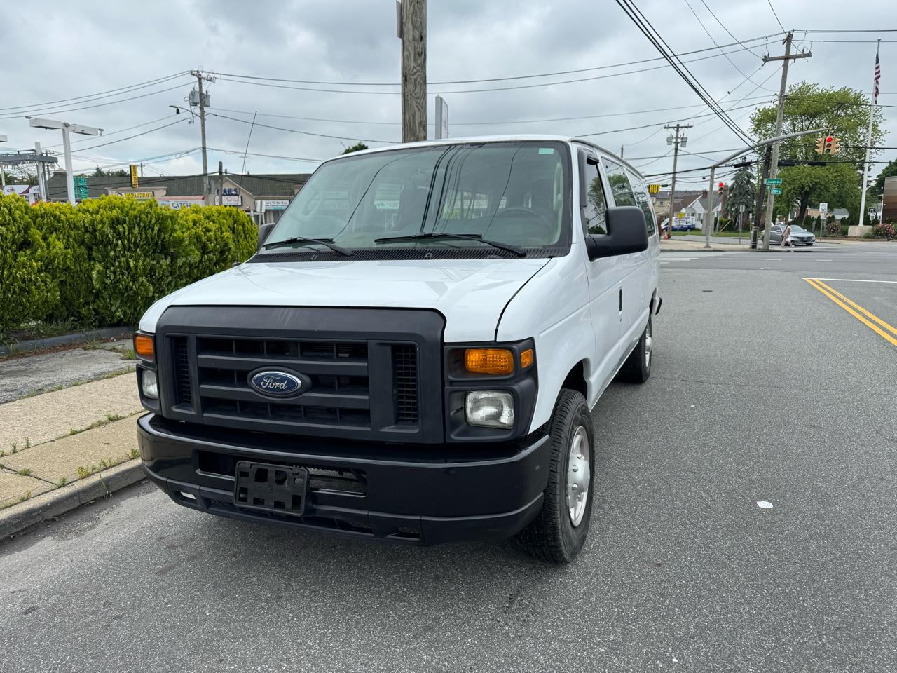 Ford Econoline E-350 XLT Super Duty Extended 2012