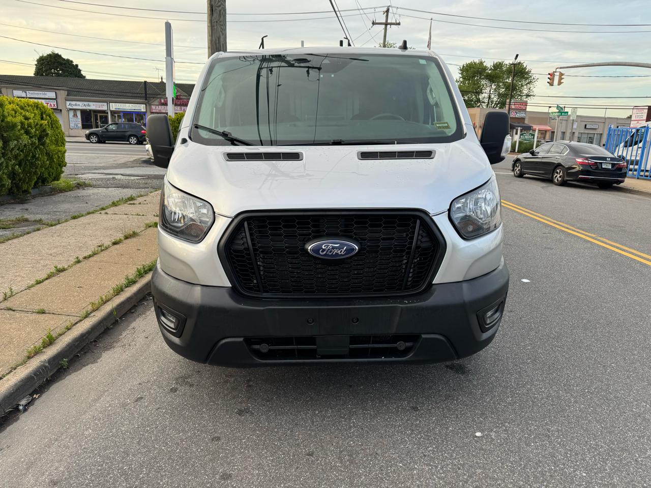 Ford Transit 150 Van Low Roof w/Sliding Pass. 148-in. WB 2023
