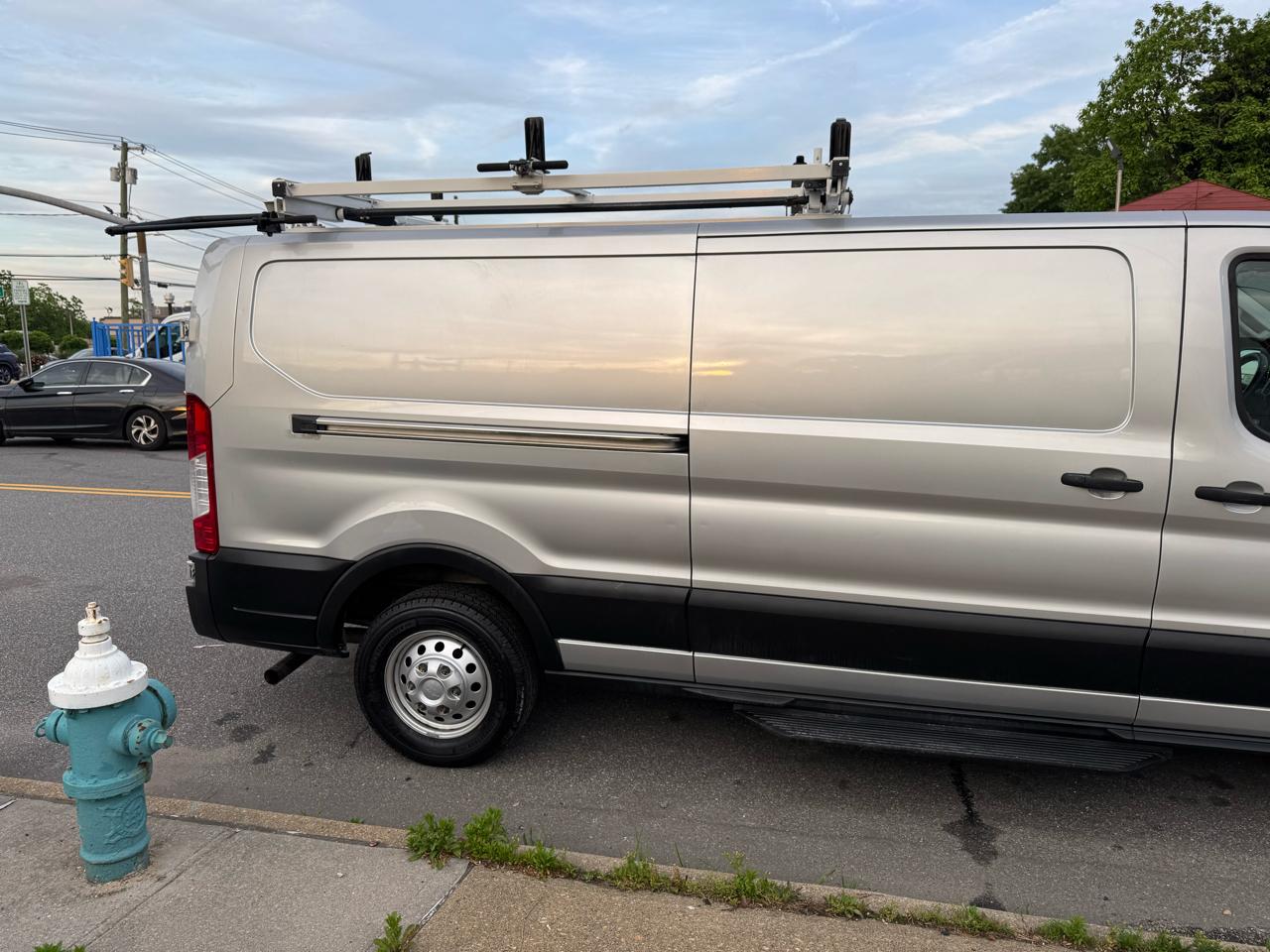 Ford Transit 150 Van Low Roof w/Sliding Pass. 148-in. WB 2023