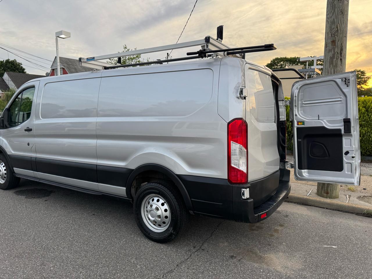 Ford Transit 150 Van Low Roof w/Sliding Pass. 148-in. WB 2023