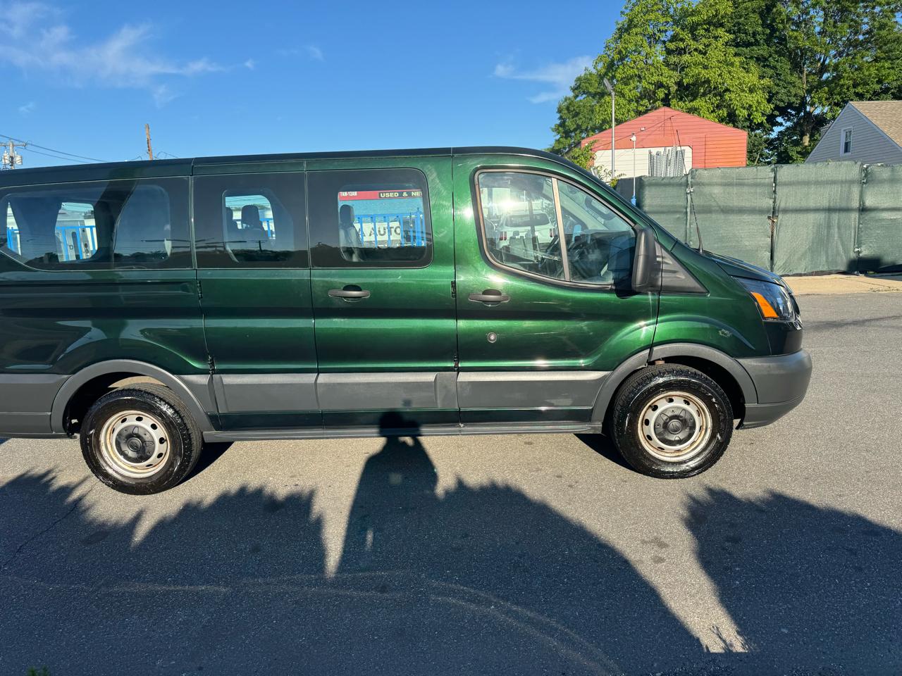 Ford Transit 150 Wagon Low Roof XL 60/40 Pass. 130-in. WB 2017