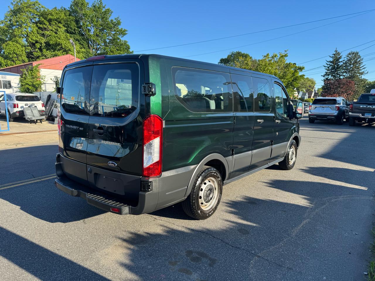 Ford Transit 150 Wagon Low Roof XL 60/40 Pass. 130-in. WB 2017