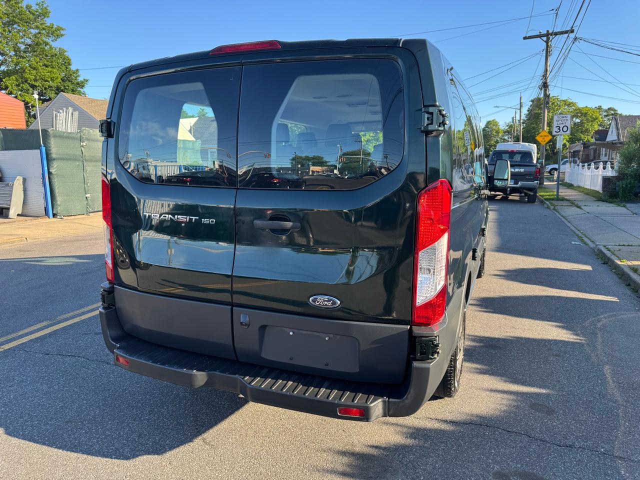 Ford Transit 150 Wagon Low Roof XL 60/40 Pass. 130-in. WB 2017