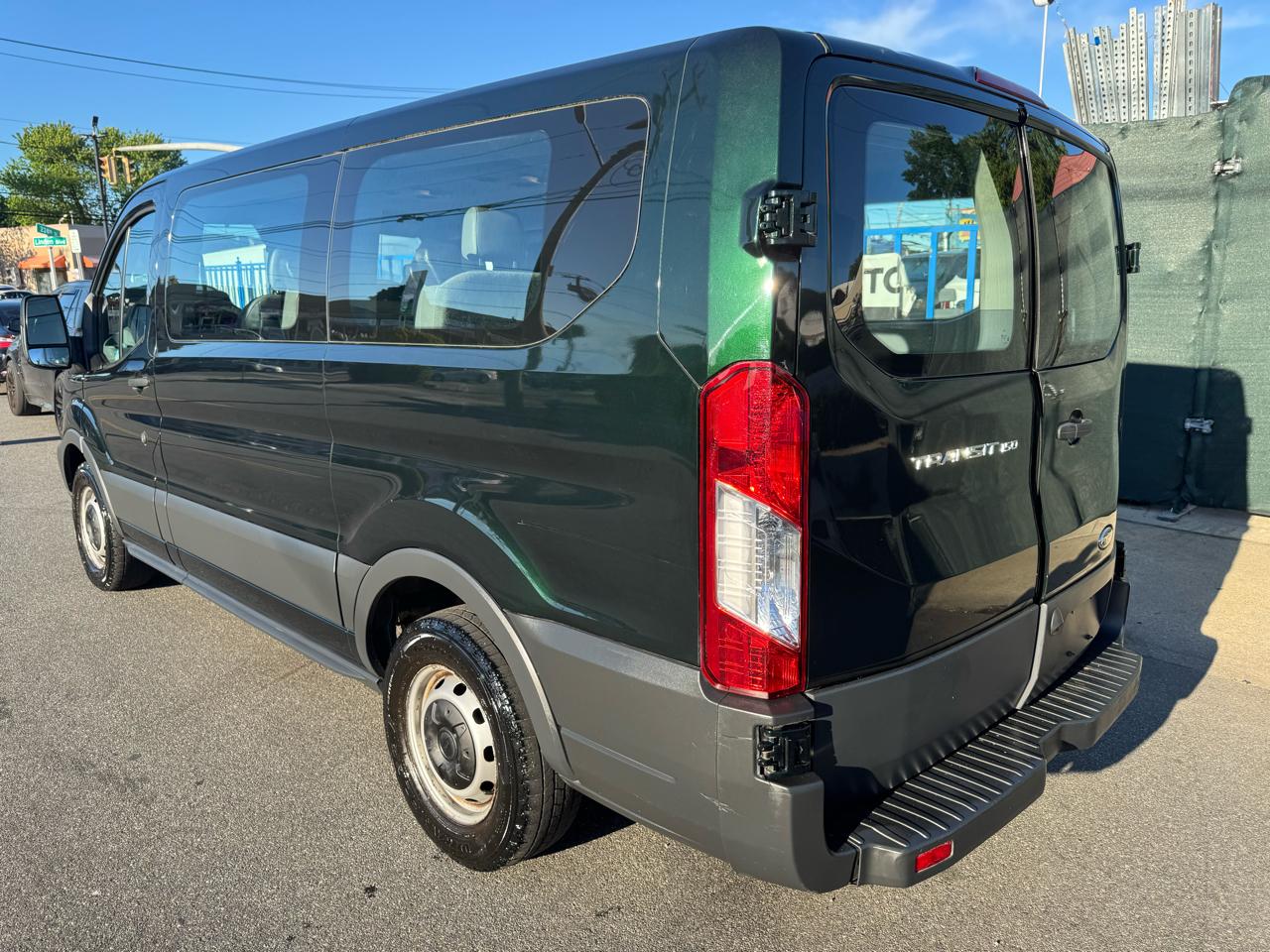 Ford Transit 150 Wagon Low Roof XL 60/40 Pass. 130-in. WB 2017