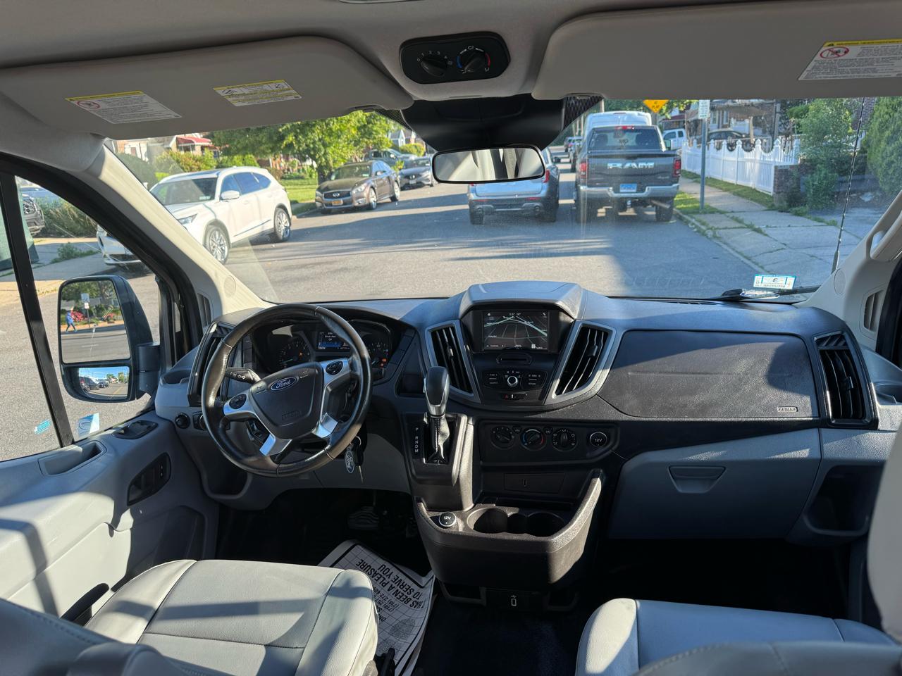 Ford Transit 150 Wagon Low Roof XL 60/40 Pass. 130-in. WB 2017