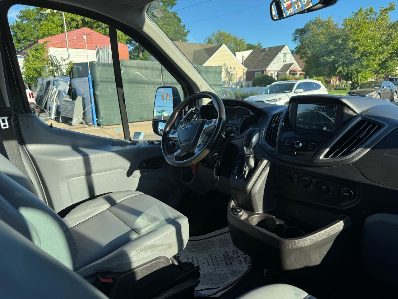 Ford Transit 150 Wagon Low Roof XL 60/40 Pass. 130-in. WB 2017