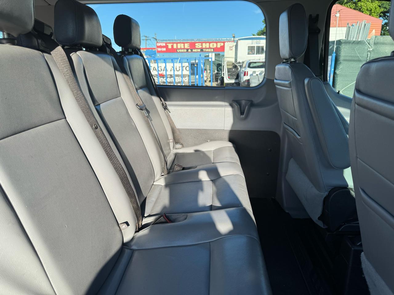 Ford Transit 150 Wagon Low Roof XL 60/40 Pass. 130-in. WB 2017