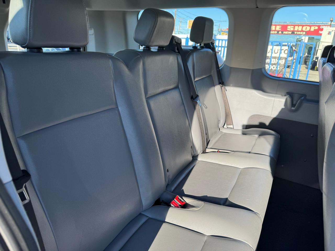 Ford Transit 150 Wagon Low Roof XL 60/40 Pass. 130-in. WB 2017