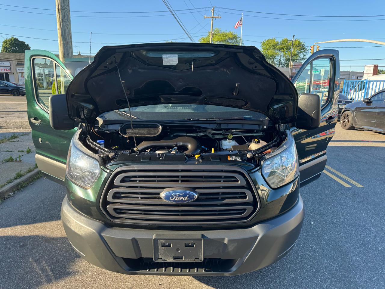 Ford Transit 150 Wagon Low Roof XL 60/40 Pass. 130-in. WB 2017