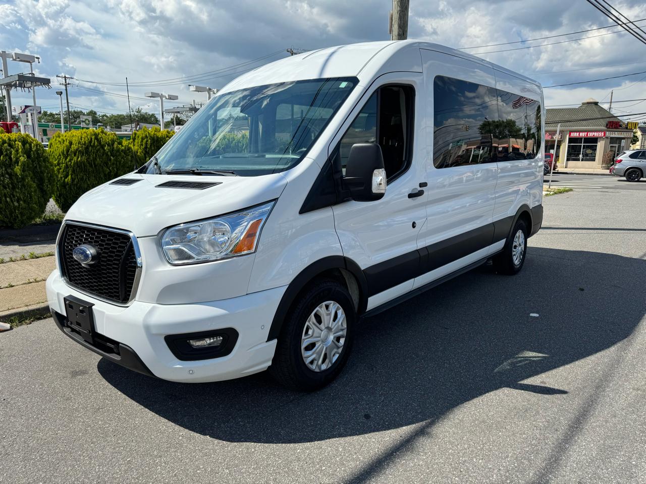 Ford Transit 350 Wagon Med. Roof XL w/Sliding Pass. 148-in. WB 2021