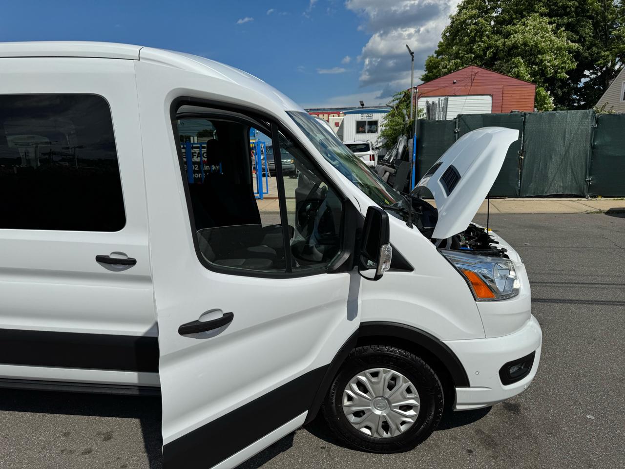 Ford Transit 350 Wagon Med. Roof XL w/Sliding Pass. 148-in. WB 2021